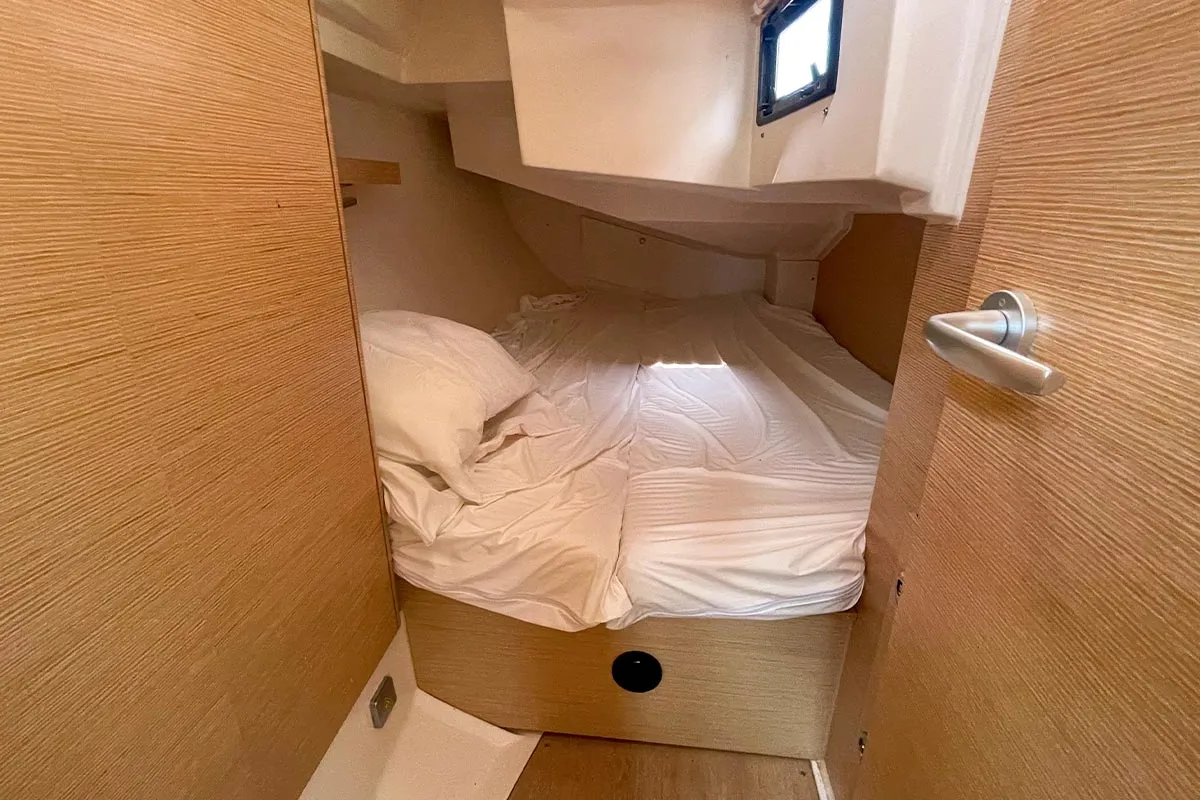 Cabin on Pasyco, a Hanse 348 sailboat at Hyères, France