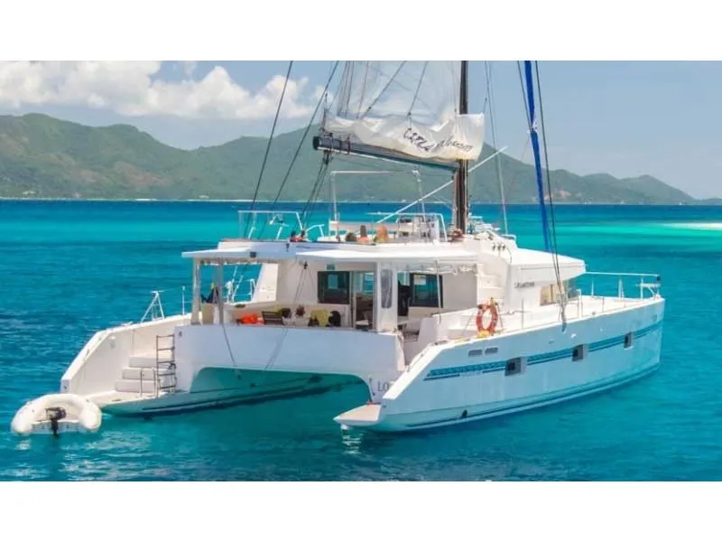 Exterior view of Bacchus, a Catlante 600 catamaran at Roche Caiman, Seychelles