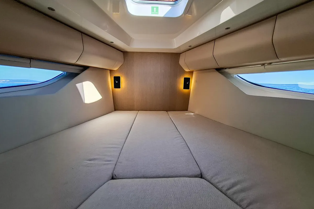 Cabin on Kavi, a Kavi 9 motorboat at Grad Pula, Croatia