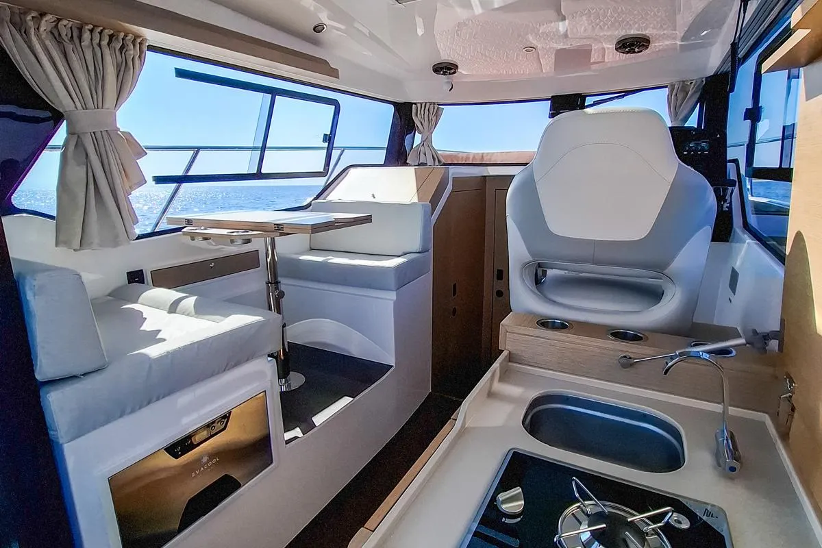 Cabin on Kavi, a Kavi 9 motorboat at Grad Pula, Croatia