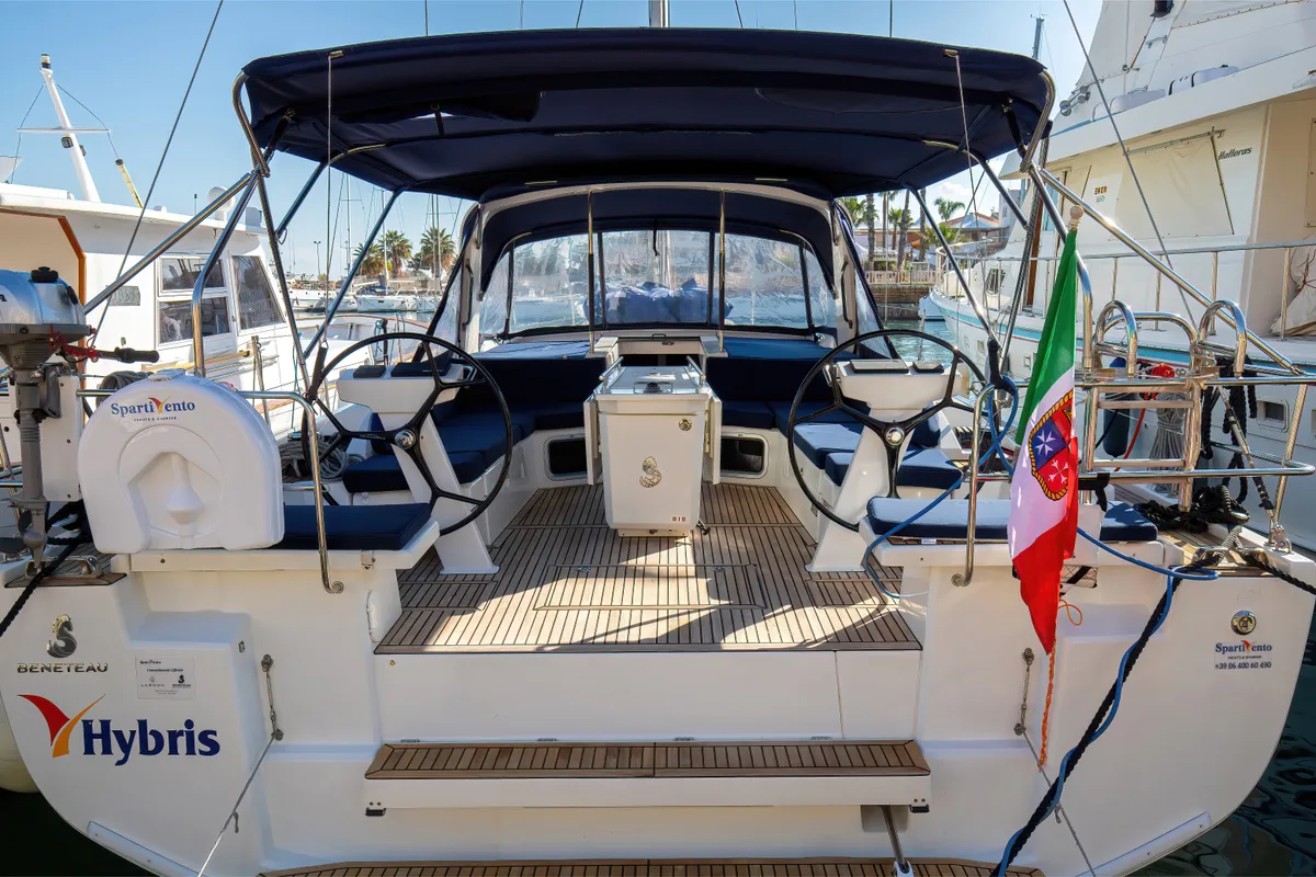 Exterior view of Hybris, a Beneteau Oceanis 51.1 sailboat at Tonnarella, Italy