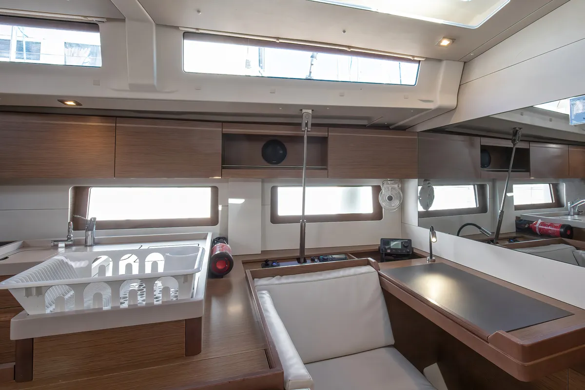 Salon of Hybris, a Beneteau Oceanis 51.1 sailboat at Tonnarella, Italy