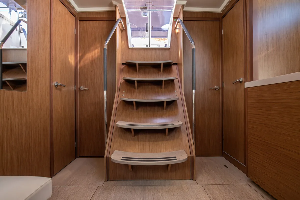 Salon of Hybris, a Beneteau Oceanis 51.1 sailboat at Tonnarella, Italy