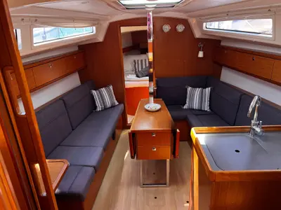 Salon of BRIZO, a Bavaria 33 Cruiser sailboat at Ellomenos, Greece