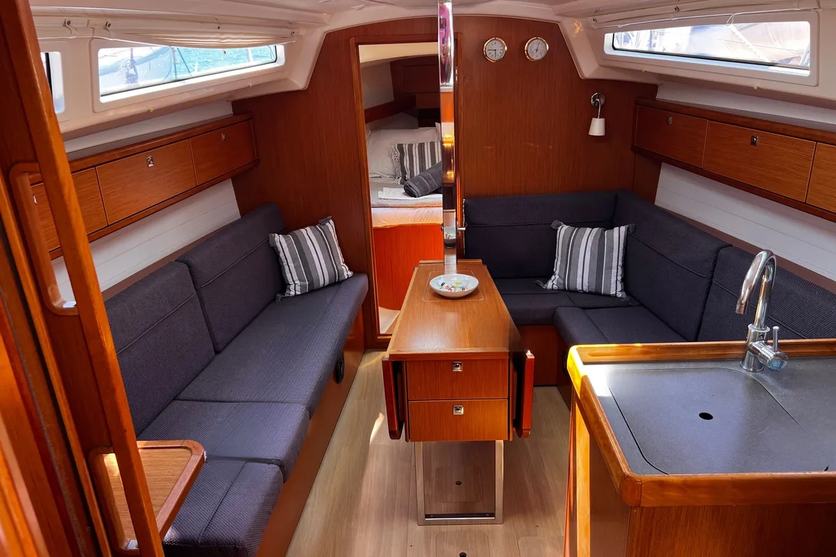 Salon of BRIZO, a Bavaria 33 Cruiser sailboat at Ellomenos, Greece