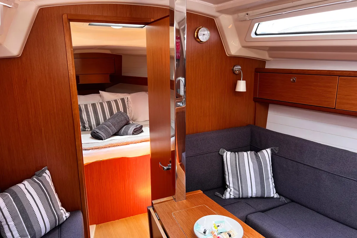Salon of BRIZO, a Bavaria 33 Cruiser sailboat at Ellomenos, Greece