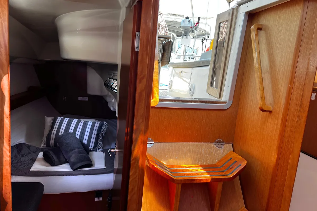 Cabin on BRIZO, a Bavaria 33 Cruiser sailboat at Ellomenos, Greece