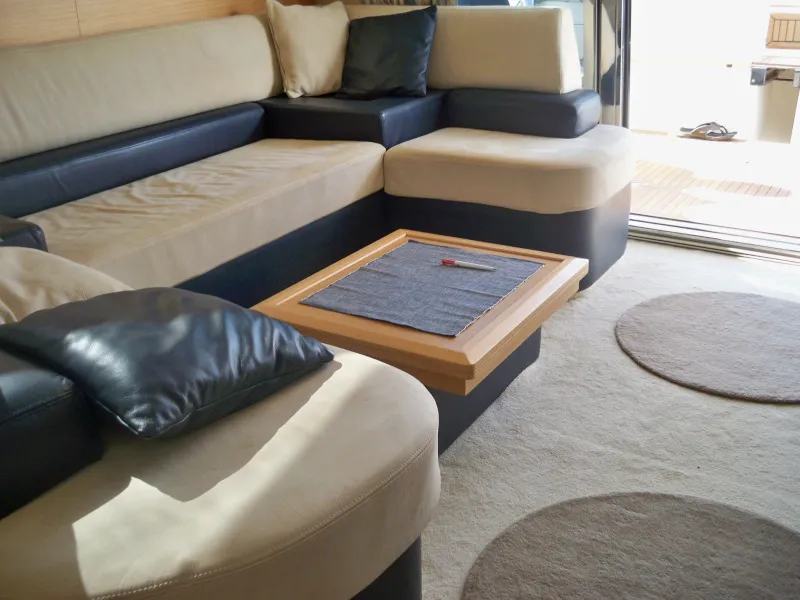 Salon of Lou Ann, a Azimut 43 S motorboat at Seget Donji, Croatia