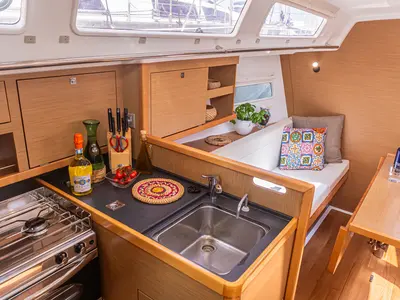 Galley of Hija del Viento, a Jeanneau Sun Odyssey 319 sailboat at Palermo, Italy