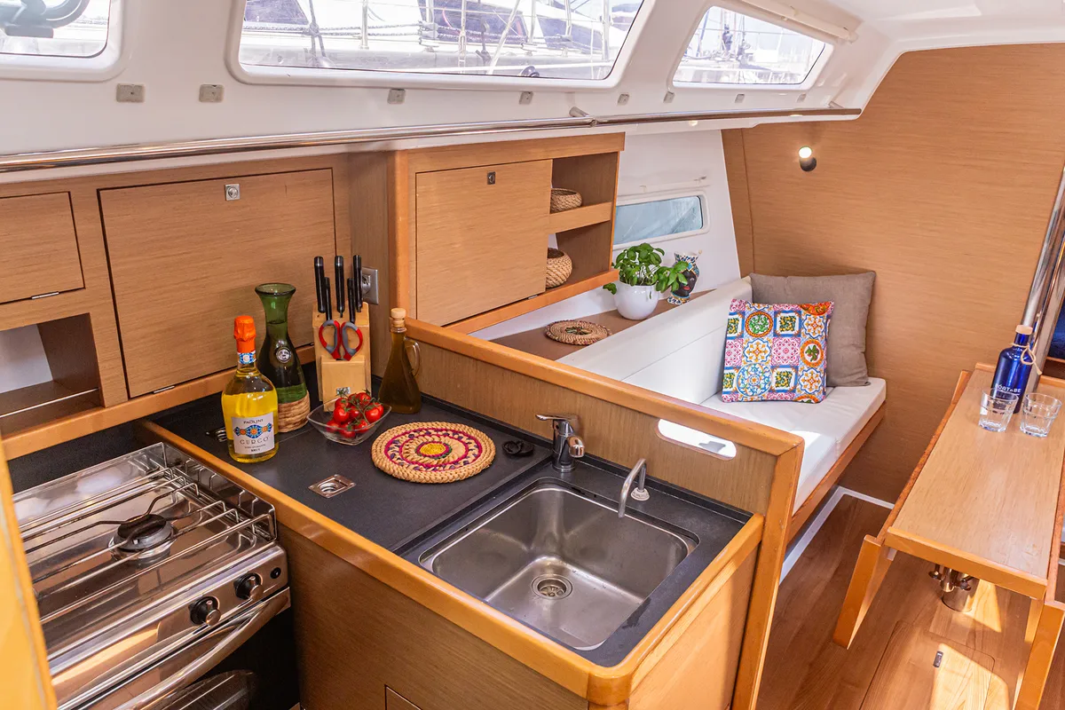 Galley of Hija del Viento, a Jeanneau Sun Odyssey 319 sailboat at Palermo, Italy