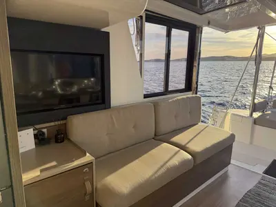 Salon of Jeux D'Hiver, a Bali 4.2 catamaran at Lavrion, Greece