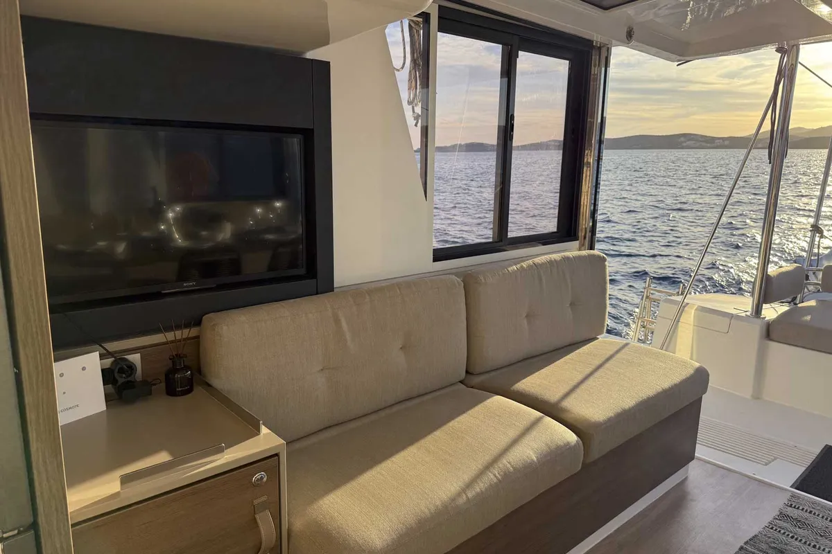 Salon of Jeux D'Hiver, a Bali 4.2 catamaran at Lavrion, Greece