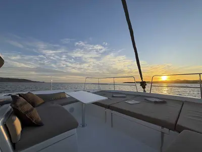 Deck of Jeux D'Hiver, a Bali 4.2 catamaran at Lavrion, Greece