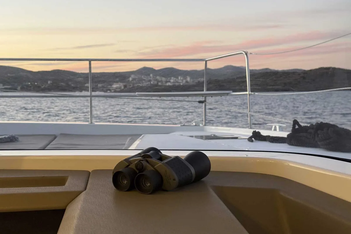 Deck of Jeux D'Hiver, a Bali 4.2 catamaran at Lavrion, Greece