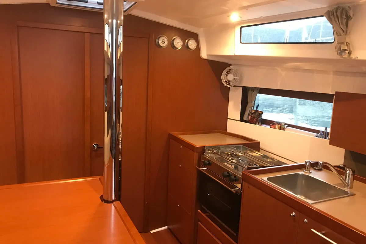 Galley of Baby Dory, a Beneteau Oceanis 38.1 sailboat at Baška Voda, Croatia