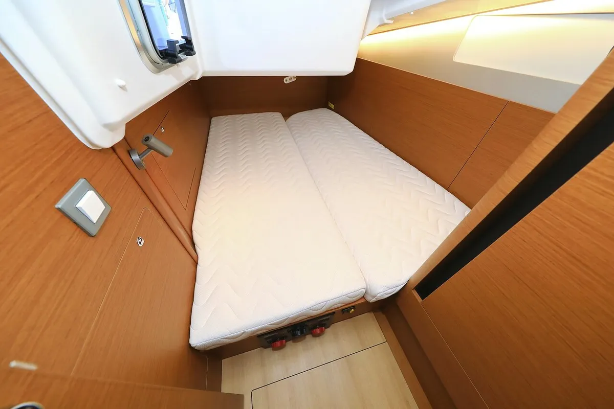 Cabin on Vague, a Jeanneau Sun Odyssey 410 sailboat at Zadar, Croatia