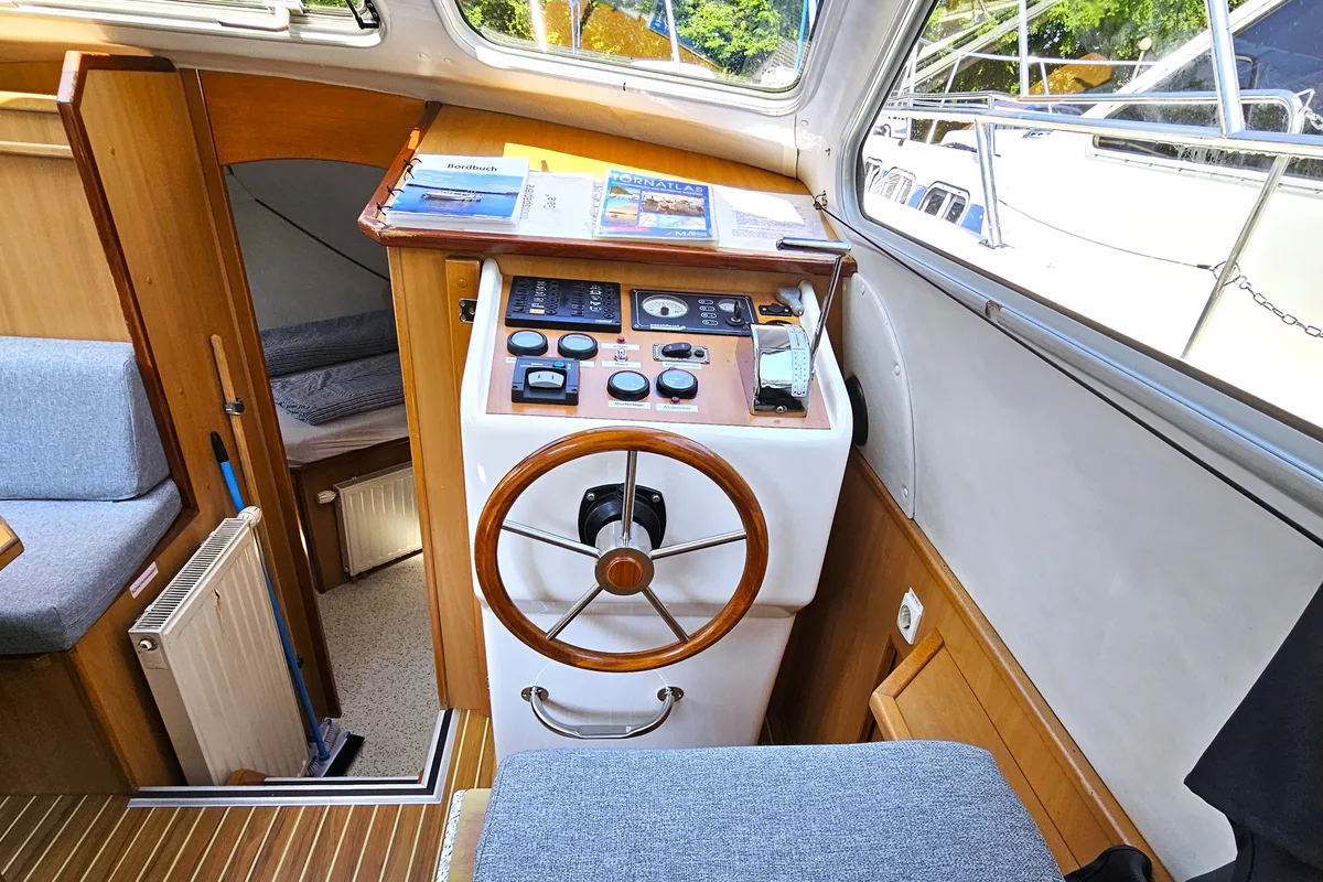 Cockpit of Gaia, a Gulet Tarpon 37 DP motorboat at Lübz, Germany