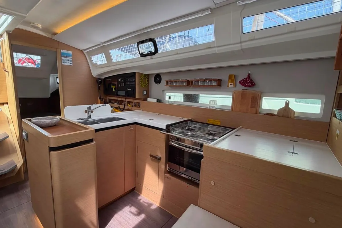 Borgeri, a Jeanneau Sun Odyssey 410 sailboat at Cecina, Italy