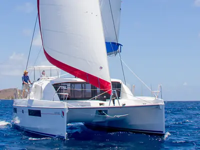 Exterior view of Sunsail 404 Classic, a Leopard 40 catamaran at Uturoa, France