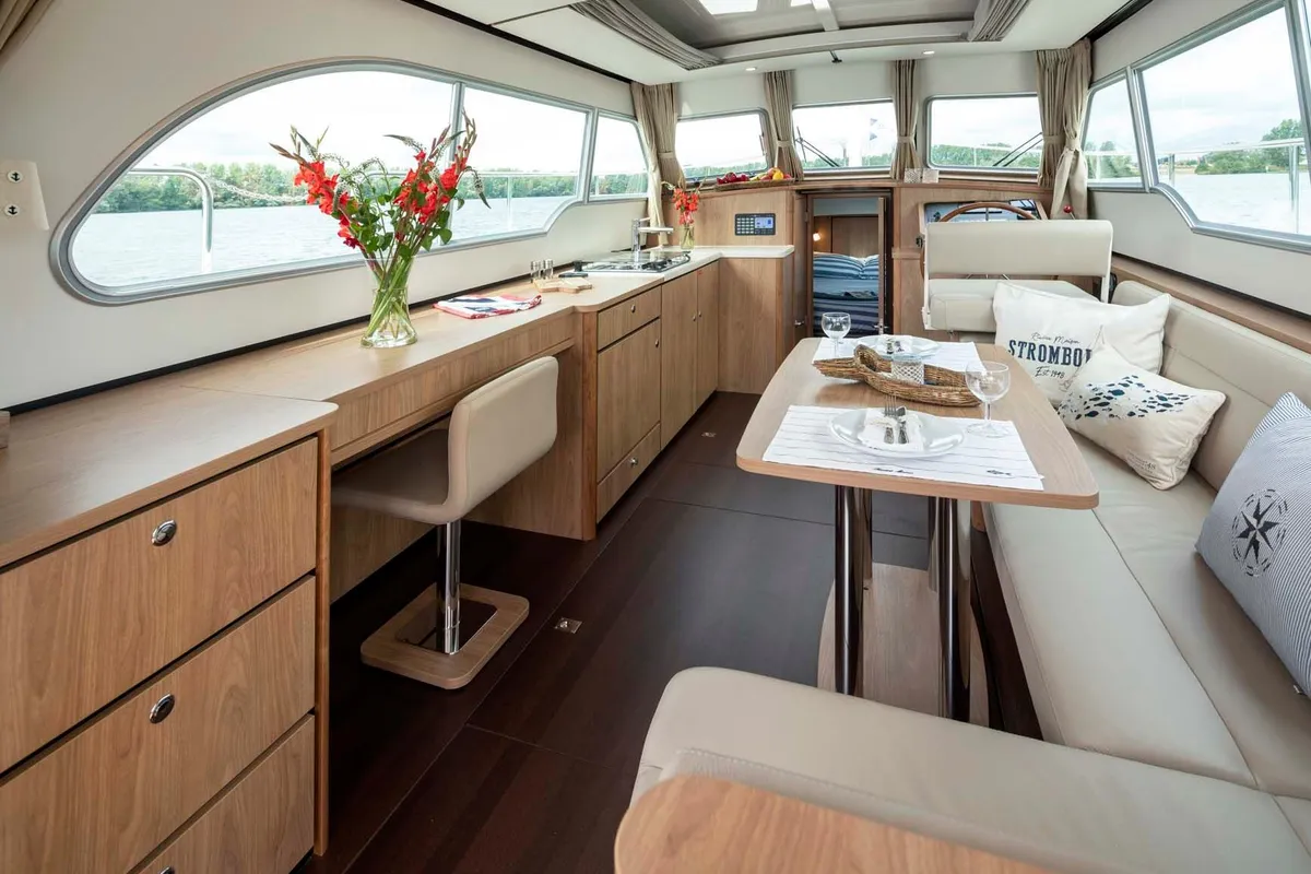 Salon of Adagio, a Linssen Grand Sturdy 35.0 Sedan motor yacht at Kinrooi, Belgium