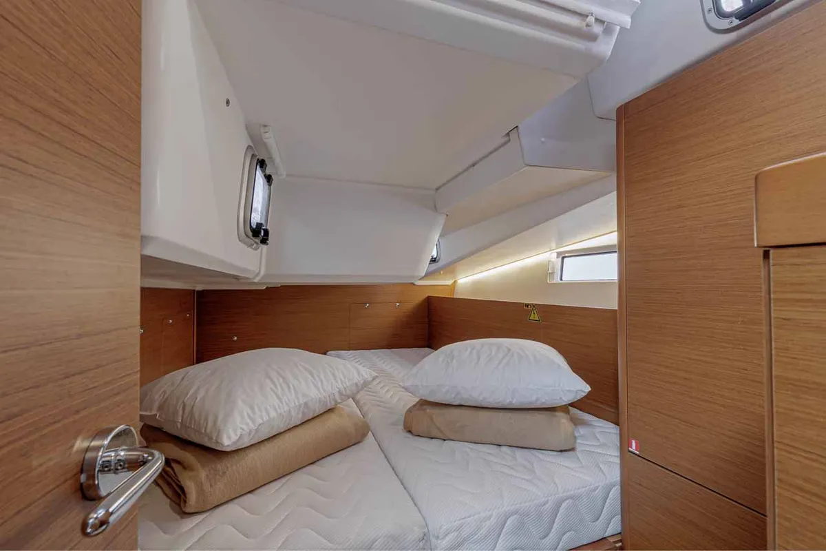 Cabin on Magellan, a Jeanneau Sun Odyssey 490 sailboat at Kontokali, Greece