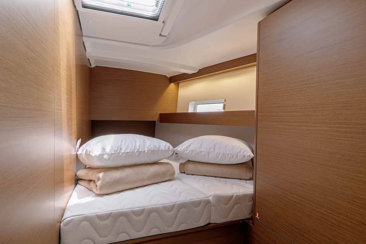 Cabin on Magellan, a Jeanneau Sun Odyssey 490 sailboat at Kontokali, Greece