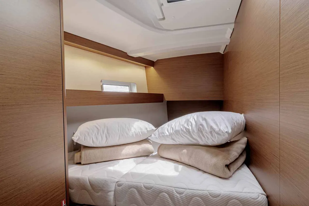 Cabin on Magellan, a Jeanneau Sun Odyssey 490 sailboat at Kontokali, Greece