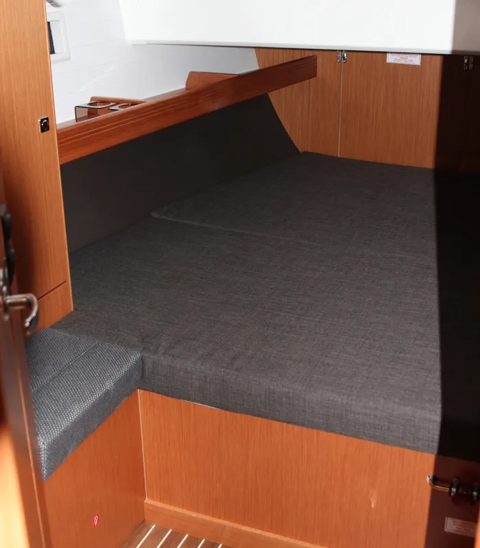 Cabin on Seawolf , a Bavaria Cruiser 46 sailboat at Općina Vrsar, Croatia