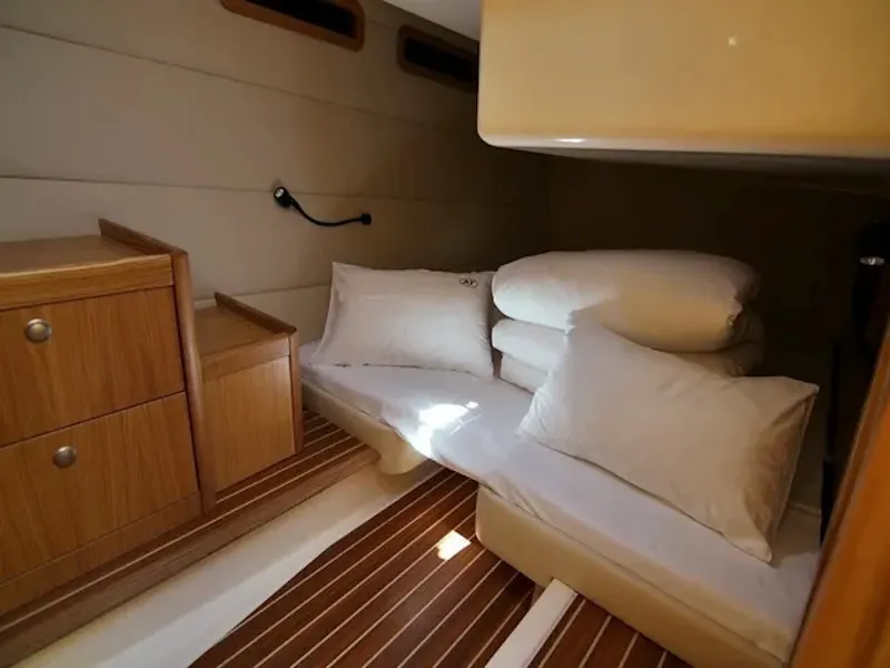 Cabin on Roberta, a SAS - Vektor Adriana 44 motor yacht at Općina Sukošan, Croatia