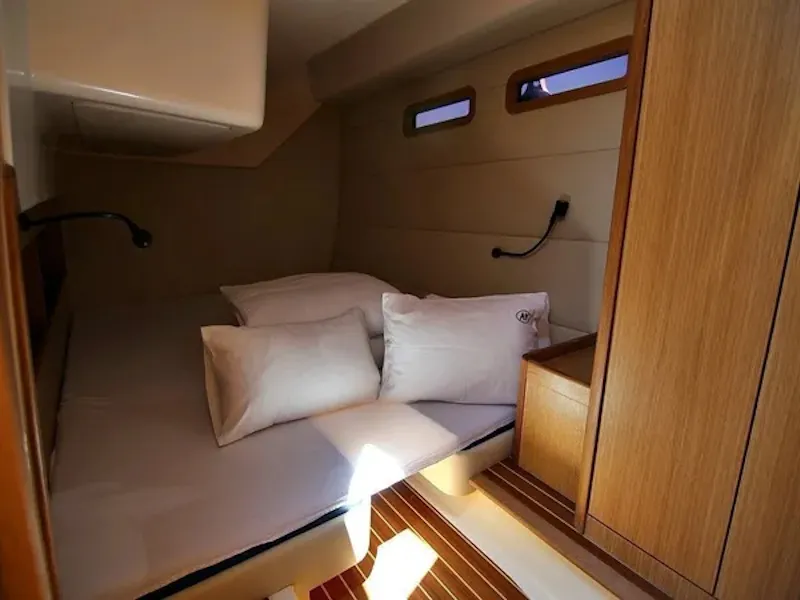 Cabin on Roberta, a SAS - Vektor Adriana 44 motor yacht at Općina Sukošan, Croatia