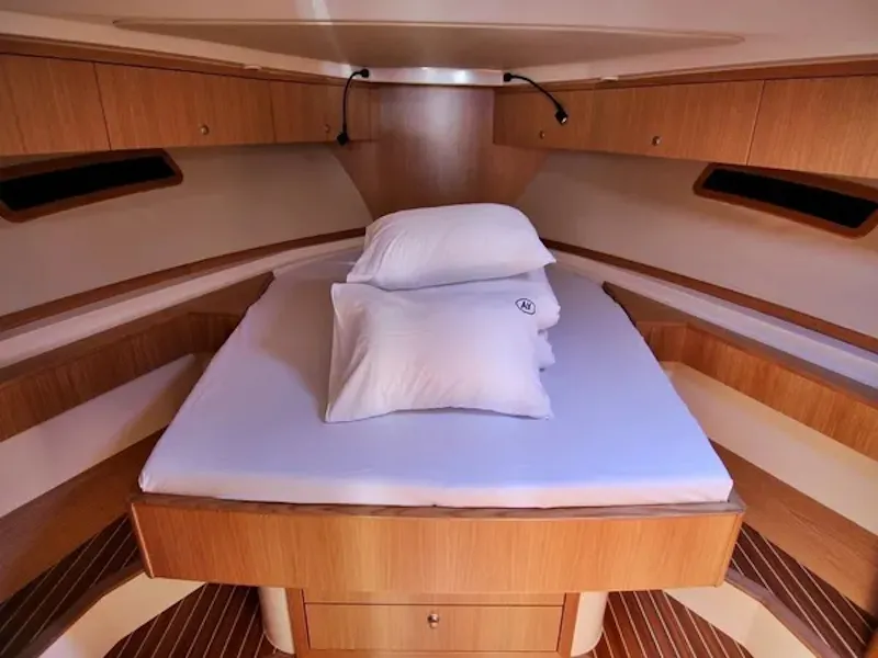 Cabin on Roberta, a SAS - Vektor Adriana 44 motor yacht at Općina Sukošan, Croatia