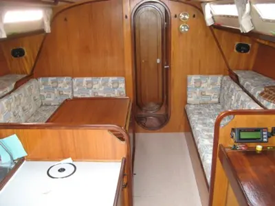 Salon of Myrto, a Dufour Gib Sea 442 sailboat at Athens, Greece