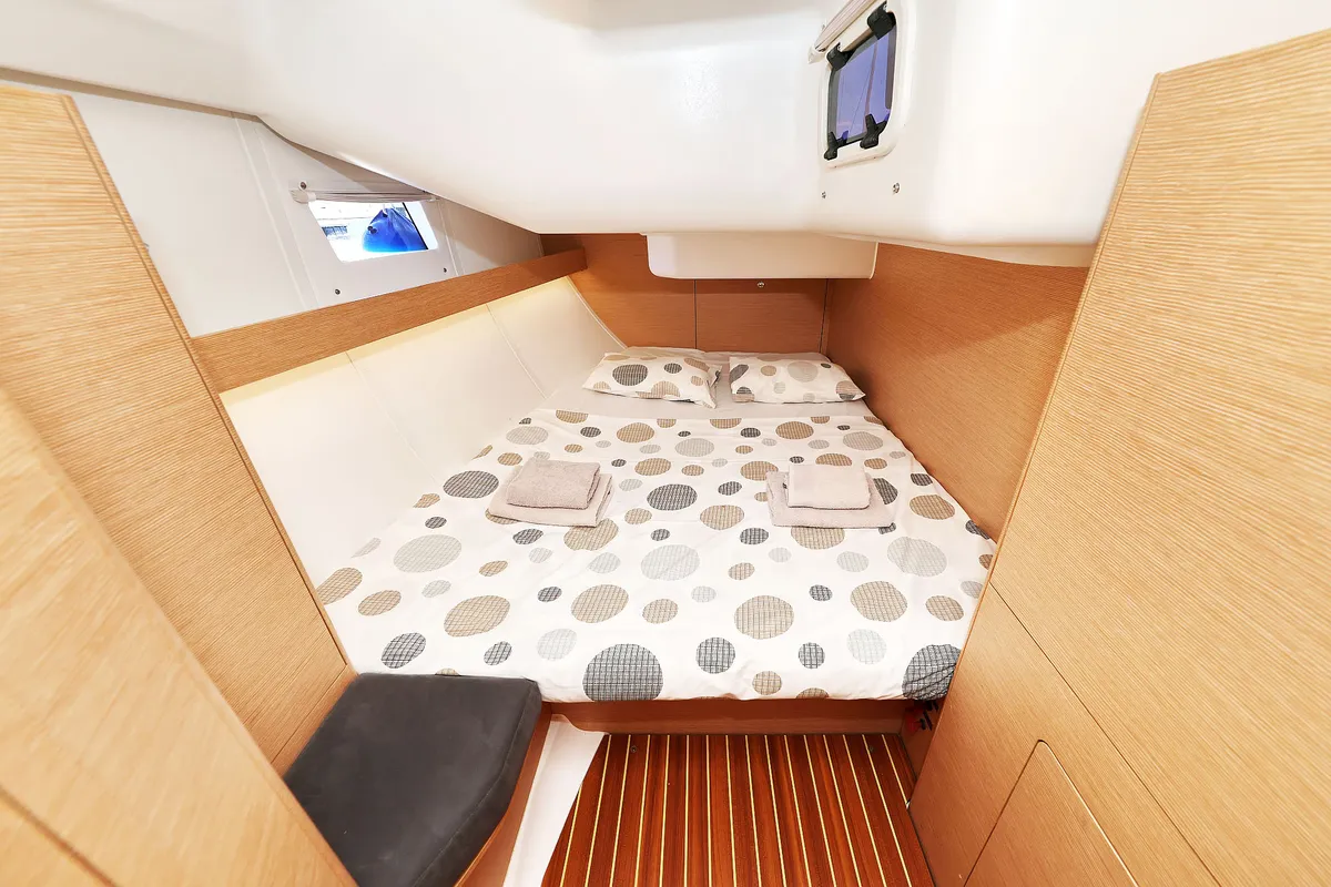 Cabin on Ibiss, a Elan Impression 45 sailboat at Grad Šibenik, Croatia
