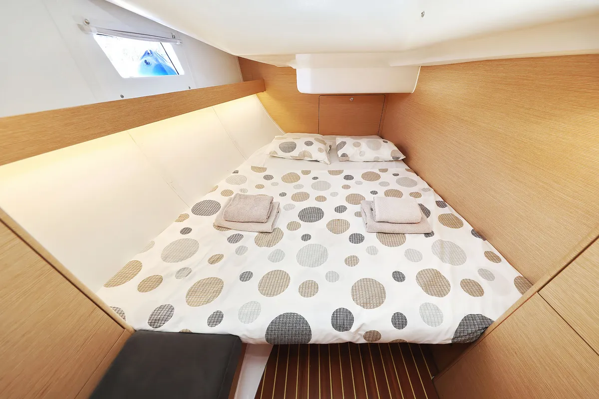 Cabin on Ibiss, a Elan Impression 45 sailboat at Grad Šibenik, Croatia