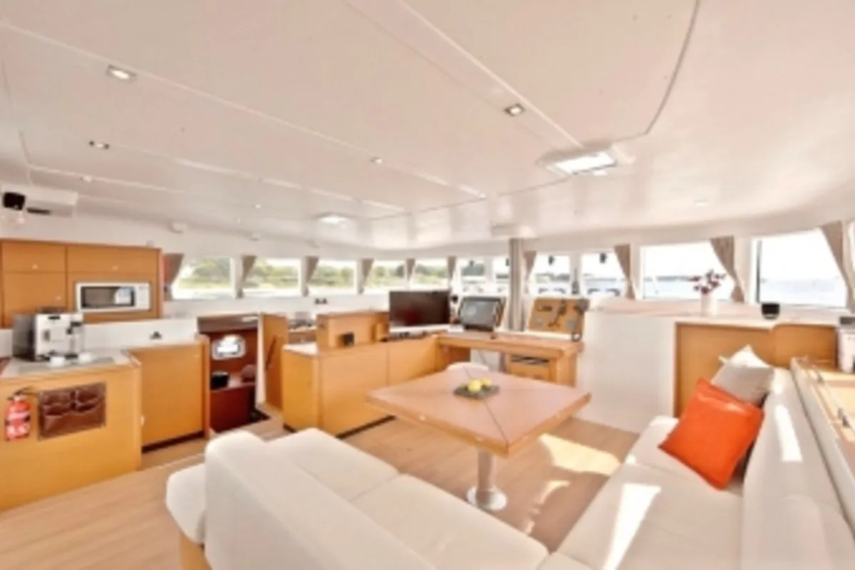 Salon of Vip One, a Lagoon 500 catamaran at Narganá, Panama