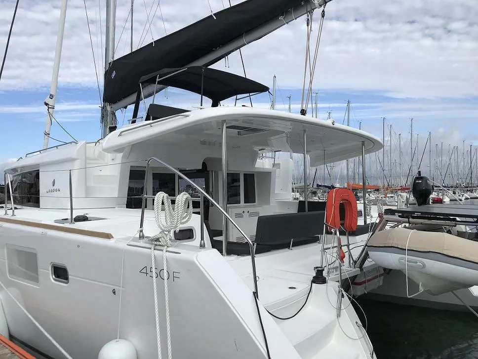 Exterior view of Zil Seashell, a Lagoon 450 F catamaran at Roche Caiman, Seychelles