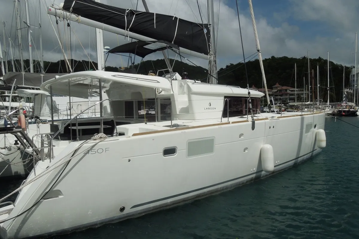 Exterior view of Zil Seashell, a Lagoon 450 F catamaran at Roche Caiman, Seychelles