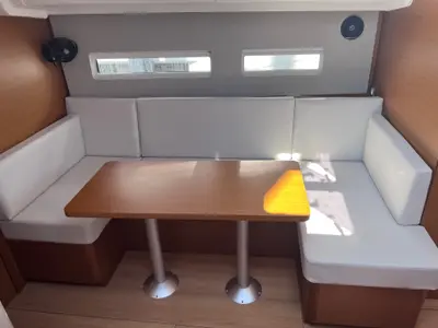 Salon of Stilvi, a Jeanneau Sun Odyssey 410 sailboat at Loutraki, Greece