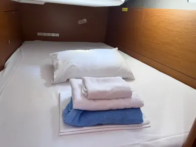 Cabin on Stilvi, a Jeanneau Sun Odyssey 410 sailboat at Loutraki, Greece