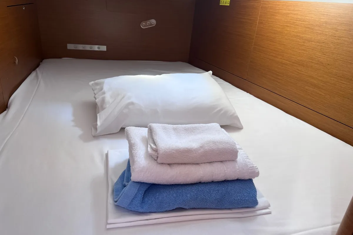 Cabin on Stilvi, a Jeanneau Sun Odyssey 410 sailboat at Loutraki, Greece