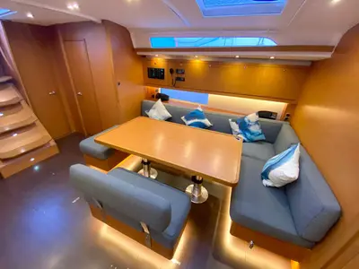 Salon of Nami, a Dufour 470 sailboat at Dénia, Spain