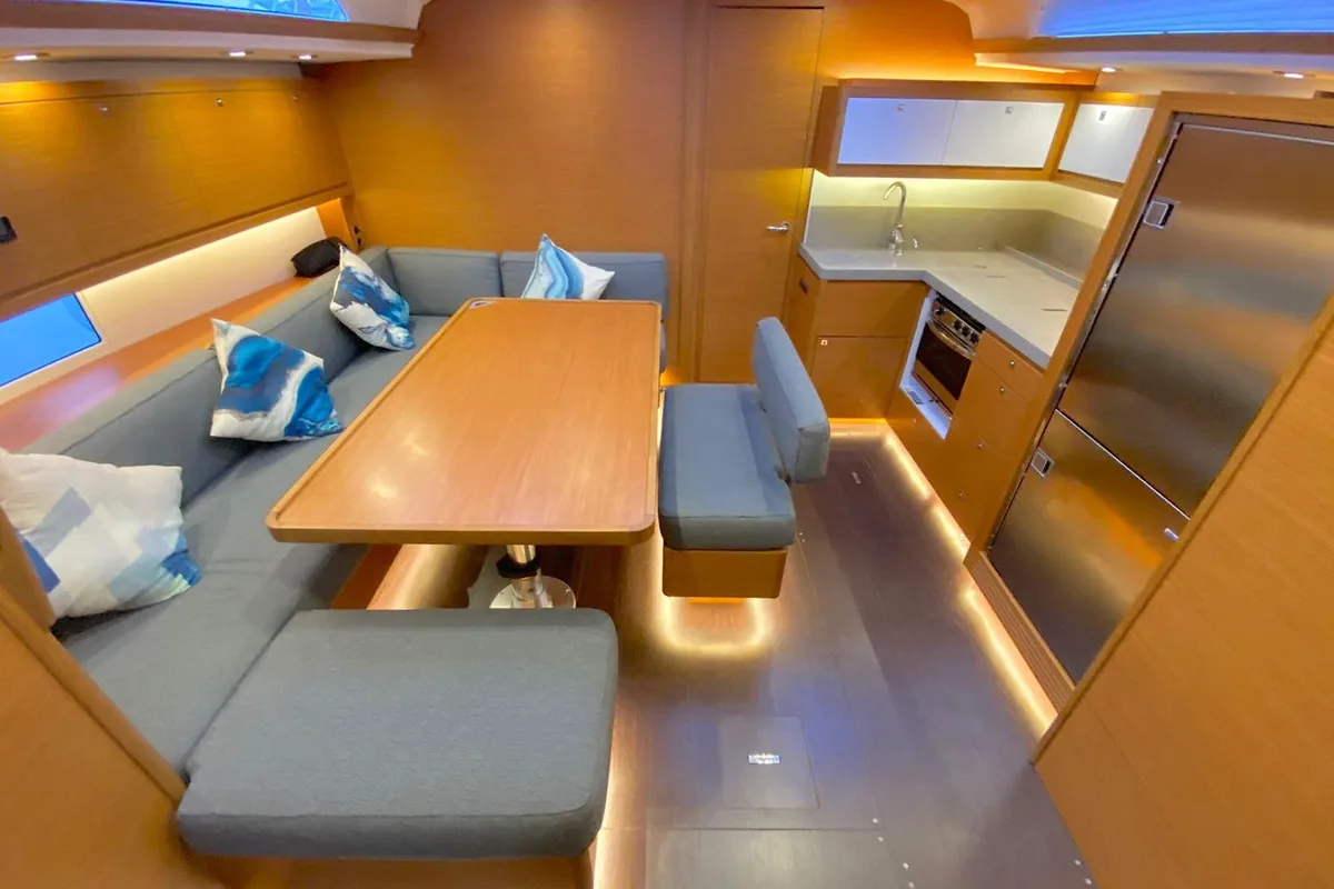 Salon of Nami, a Dufour 470 sailboat at Dénia, Spain