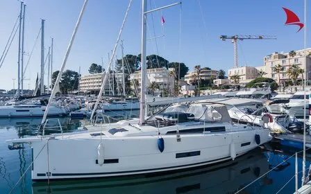Exterior view of Blue Note, a Dufour 390 GL sailboat at Plan-d'Aups-Sainte-Baume, France