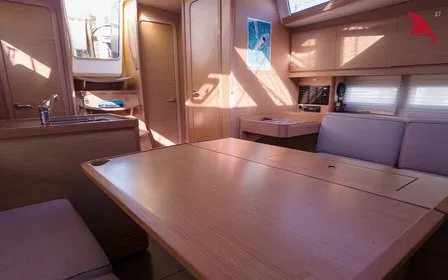 Salon of Blue Note, a Dufour 390 GL sailboat at Plan-d'Aups-Sainte-Baume, France