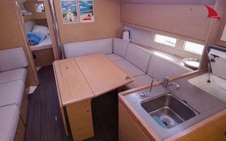 Salon of Blue Note, a Dufour 390 GL sailboat at Plan-d'Aups-Sainte-Baume, France