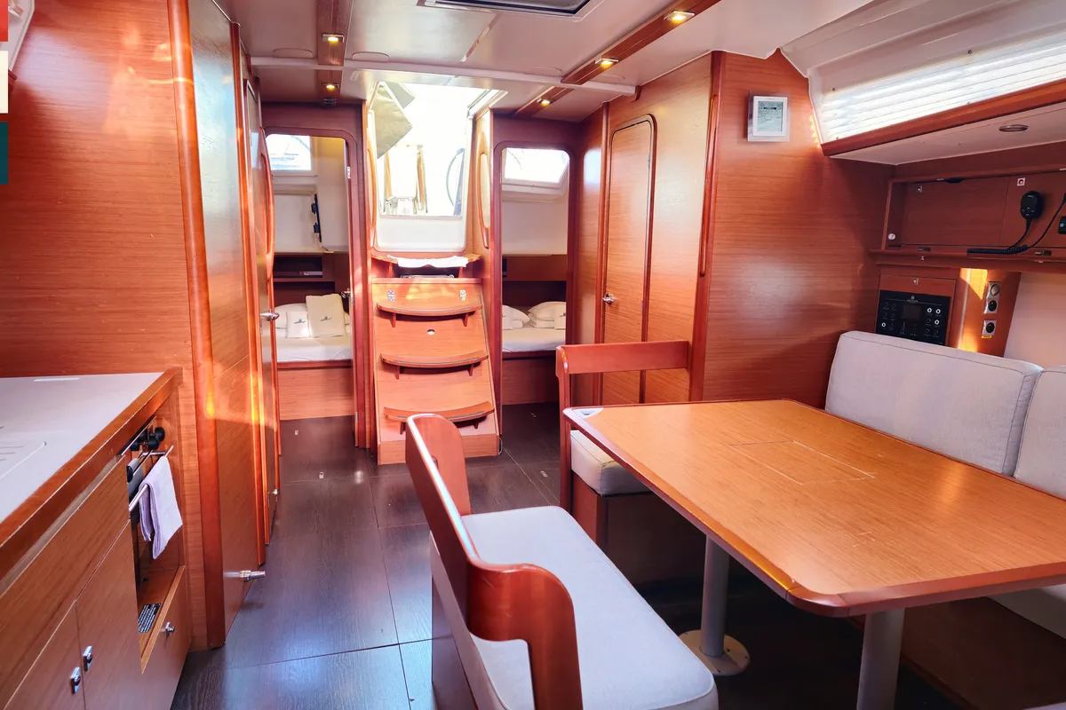Salon of Vivo, a Dufour 430 GL sailboat at Kaštela, Croatia