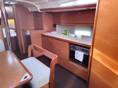 Salon of Vivo, a Dufour 430 GL sailboat at Kaštela, Croatia