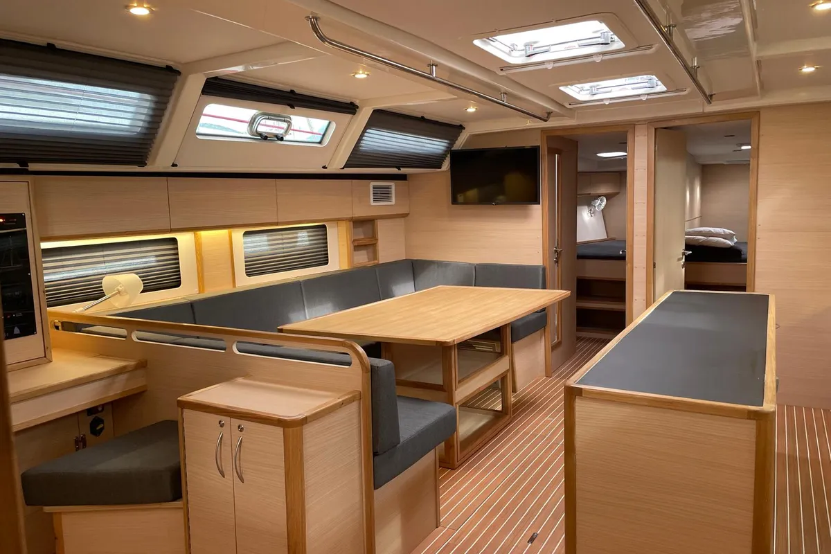 Salon of Six on the Sea, a D&D Kufner 54 Exclusive sailboat at Salerno, Italy