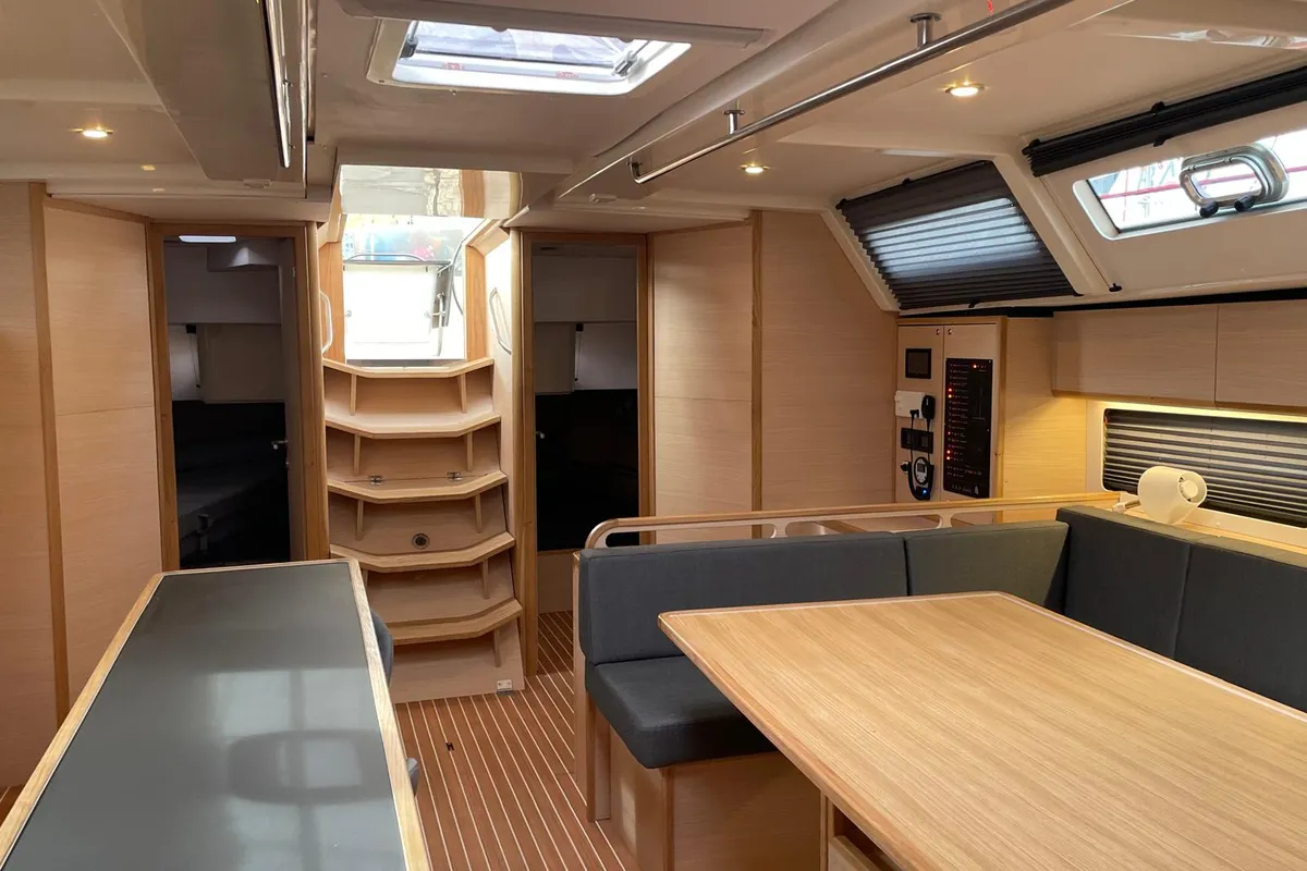 Salon of Six on the Sea, a D&D Kufner 54 Exclusive sailboat at Salerno, Italy