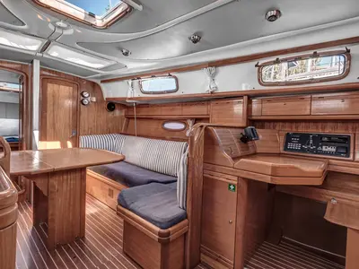 Salon of Hespera, a Bavaria 37 Cruiser sailboat at Kontokali, Greece